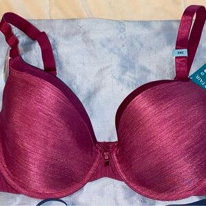 - 1 plum berry
size 38C